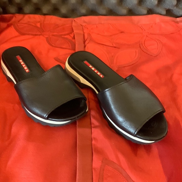 Prada black leather sandals size 5 - Picture 1 of 6
